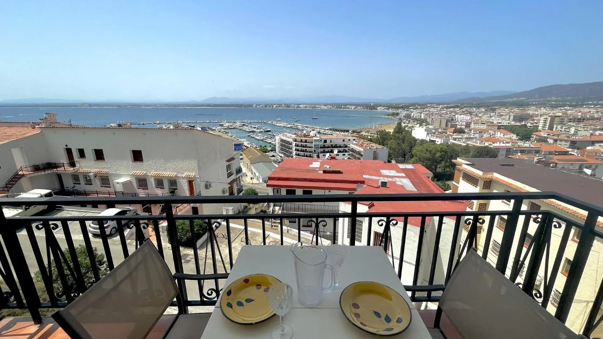 Marineu Apartment Roses Spain