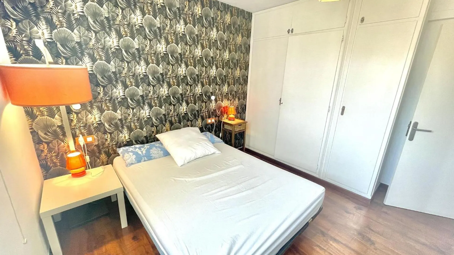 Marineu Apartment Roses 0*,